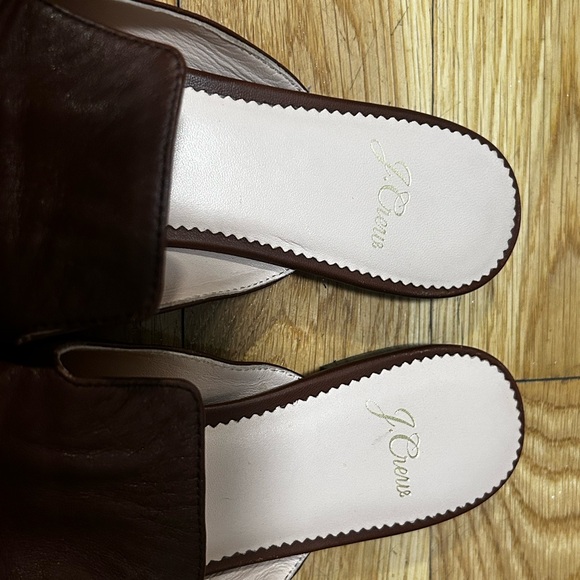 Pointed-Toe Slides - Picture 3 of 9